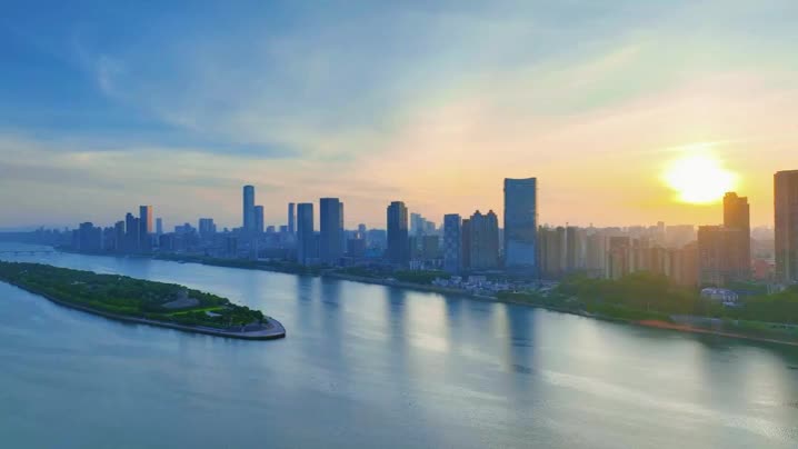 客流破億，運(yùn)行圖煥新！長(zhǎng)株潭城際鐵路“一小時(shí)生活圈”再擴(kuò)圈