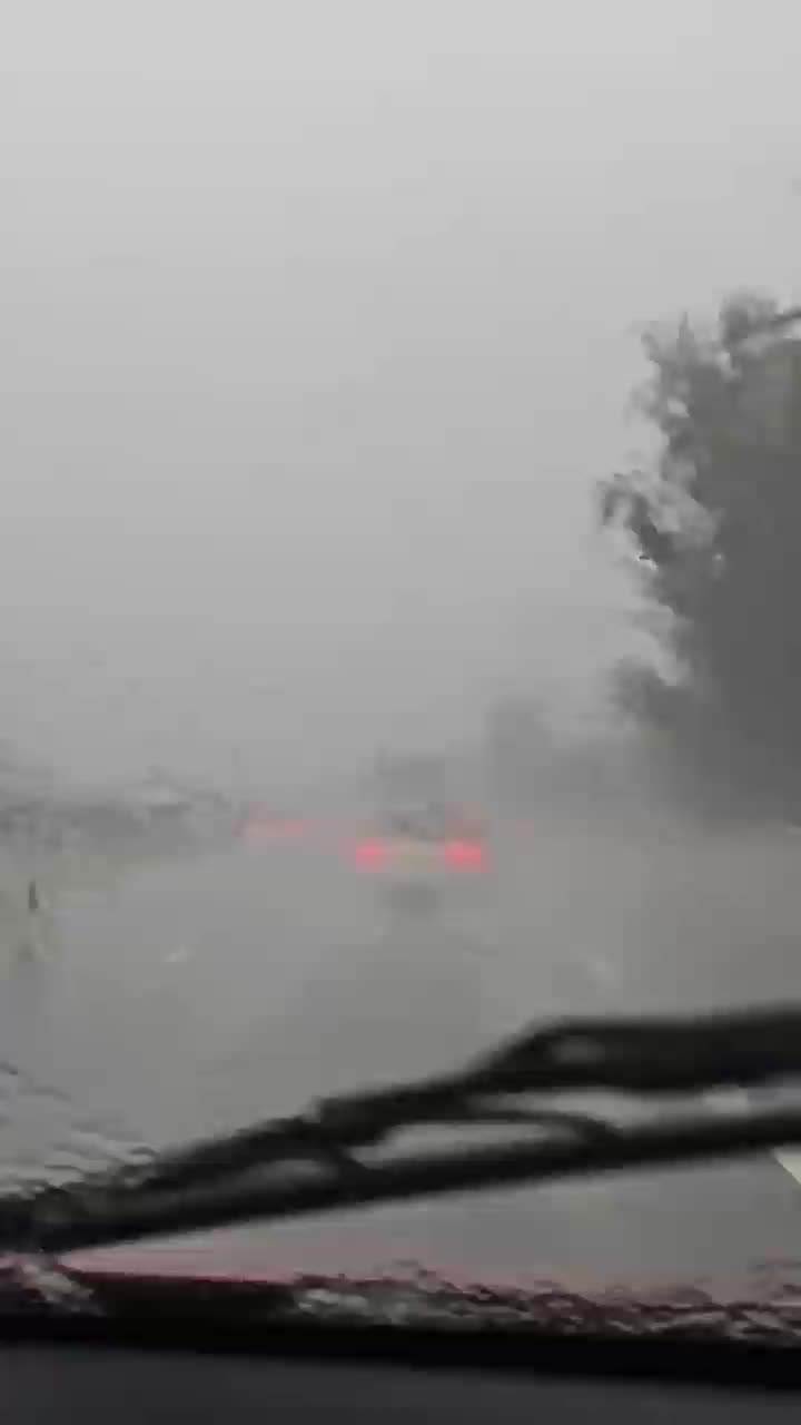 暴雨天行車，這些安全事項你要知道