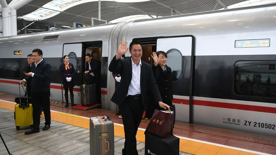 在湘全国人大代表返长