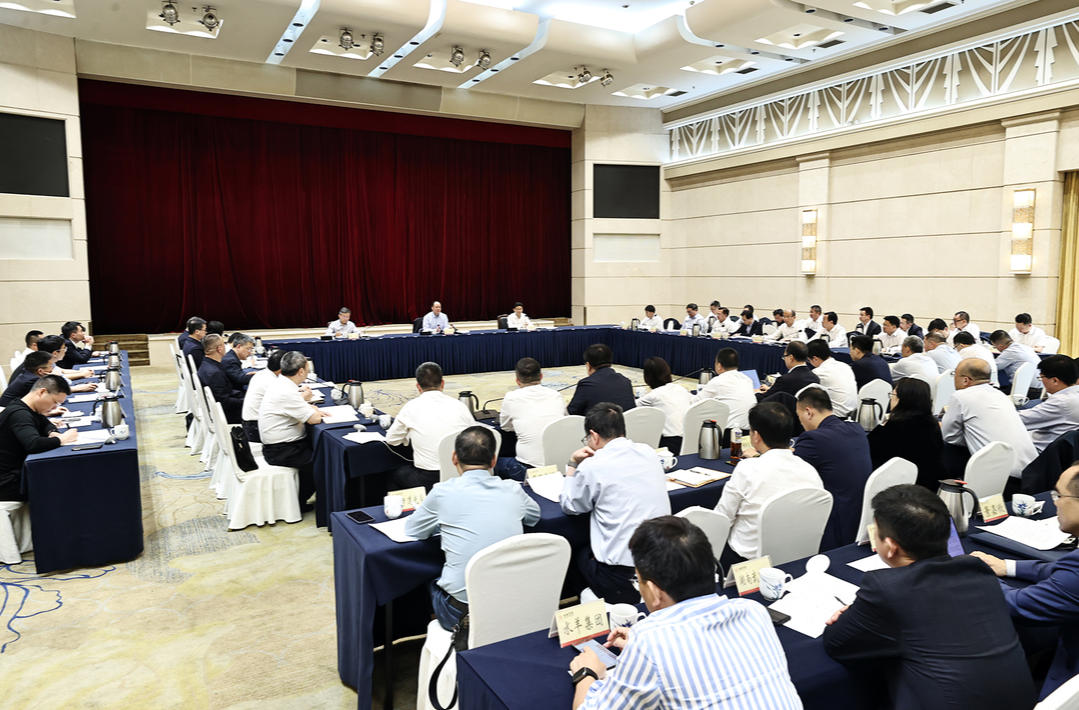 毛伟明与头部企业负责人座谈 听取对“十五五”规划编制的意见建议