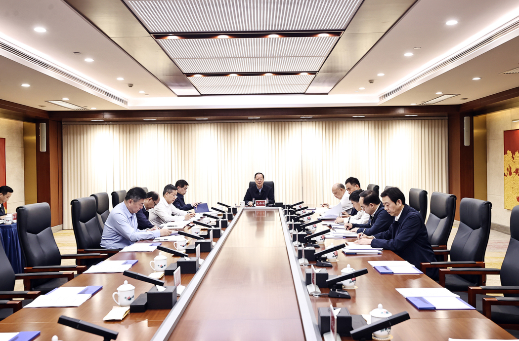 省政府党组开展深入贯彻中央八项规定精神集体学习研讨 毛伟明主持