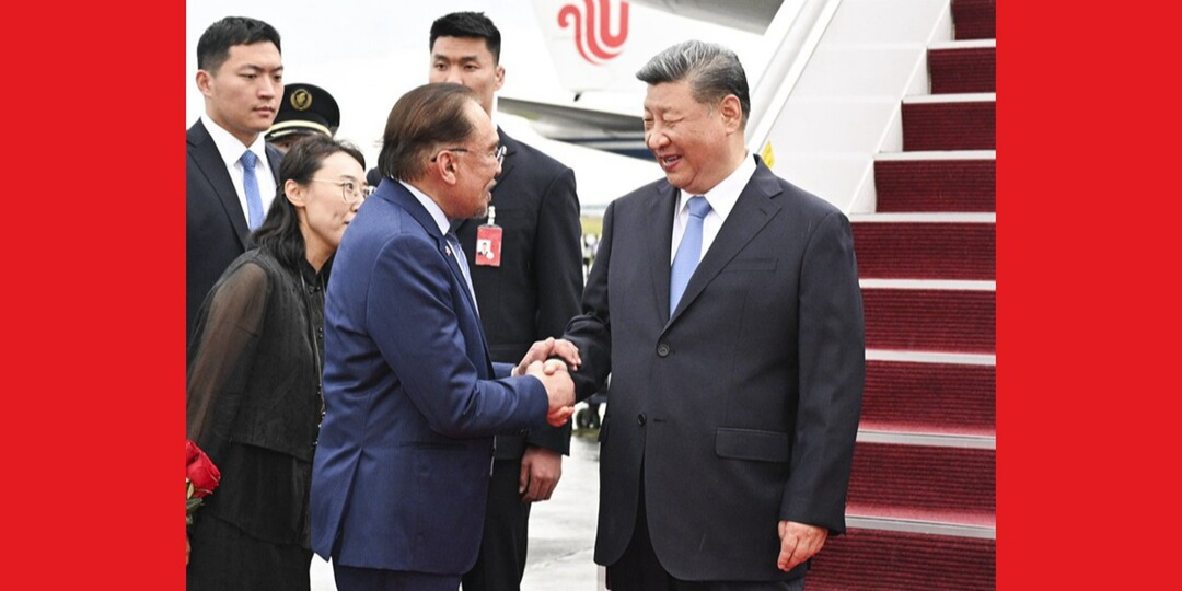 习近平抵达吉隆坡对马来西亚进行国事访问