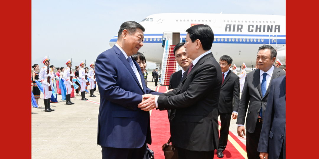 习近平抵达河内对越南进行国事访问