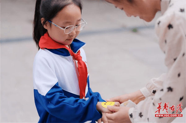 凤凰联盟注册南县实验学校：师生共筑“微笑能量场”(图2)