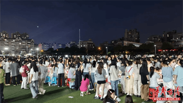 激活创新创业动能 湘潭医卫职院“青春集市”开业