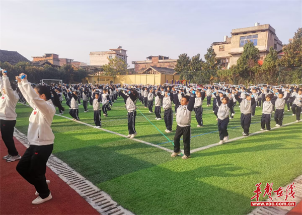 武冈市红光小学:"体"现精彩 "育"见未来