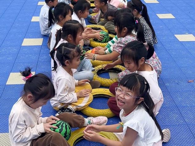 中方县铜鼎镇中心幼儿园“六一”活动侧记