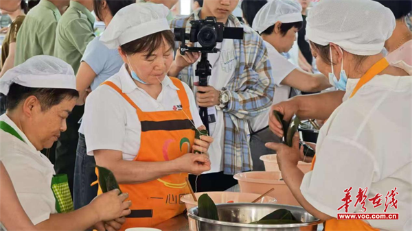 湖南应用技术学院师生体验传统民俗庆“端午”
