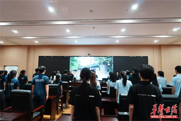 以青春之名 担时代之责 长沙工业学院新团员入团仪式顺利举行