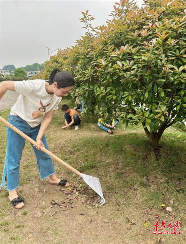 水庙中心小学优秀教师杨洪：坚守乡村教育沃土 用爱浇灌桃李芬芳