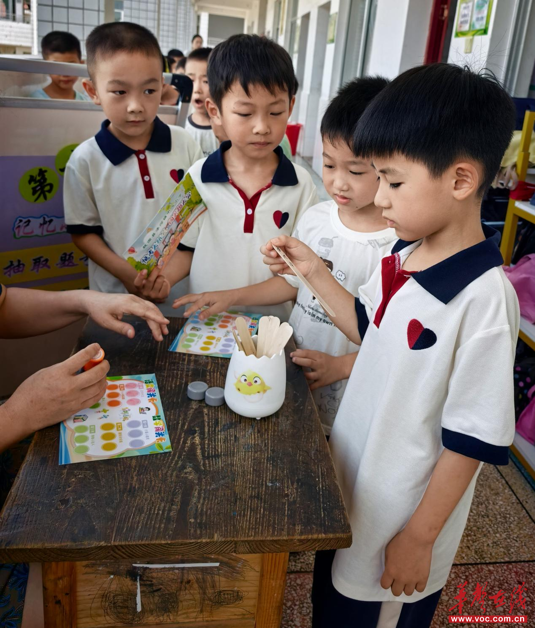助力“双减”落地 桃源县漆河镇中心小学举办非纸笔趣味闯关活动