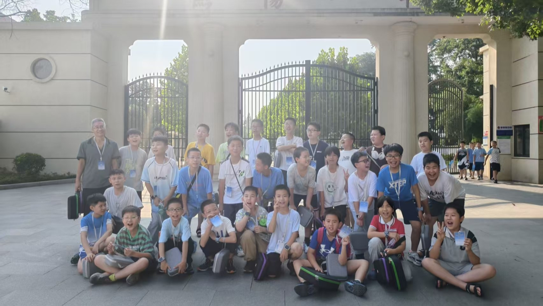 科技筑梦 未来可期 贺家土小学在湖南省青少年科技体育比赛中斩获67项大奖