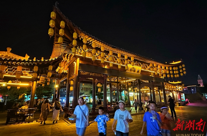 夜游河街