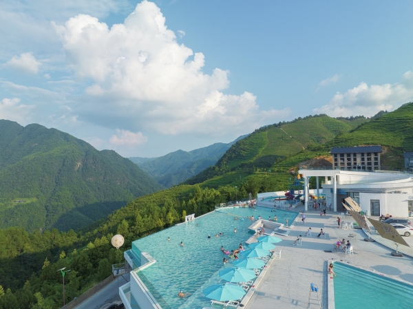 “凉资源”激活高山避暑经济