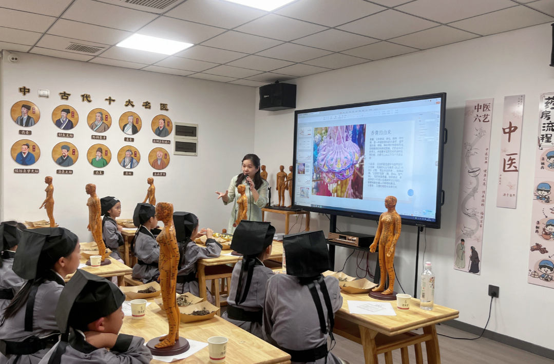穿汉服、做香囊，长沙萌娃中医馆里度暑假