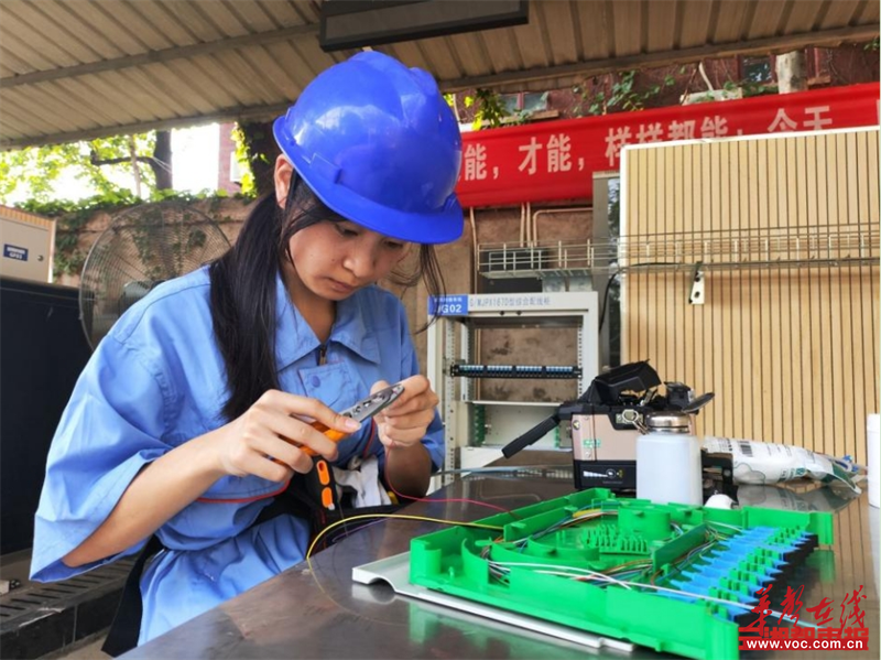 湖南邮电职院产业教研室：校企共建技术攻关