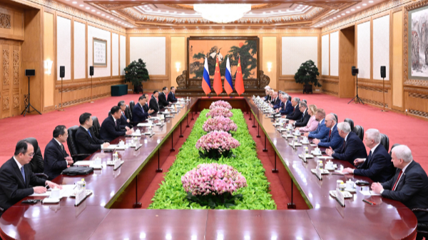 习近平会见俄罗斯国家杜马主席沃洛金
