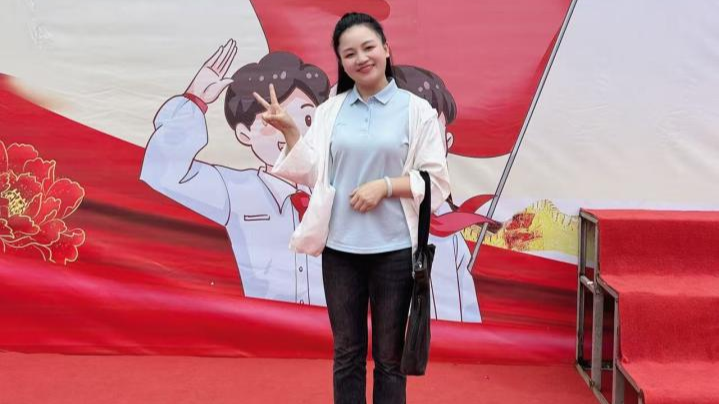 用心呵护花开——记桂阳县城南完小教师李娜