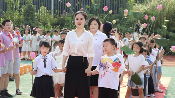 立德启新 莲芽润童心 九华金庭莲城小学举行2025年下学期开学典礼