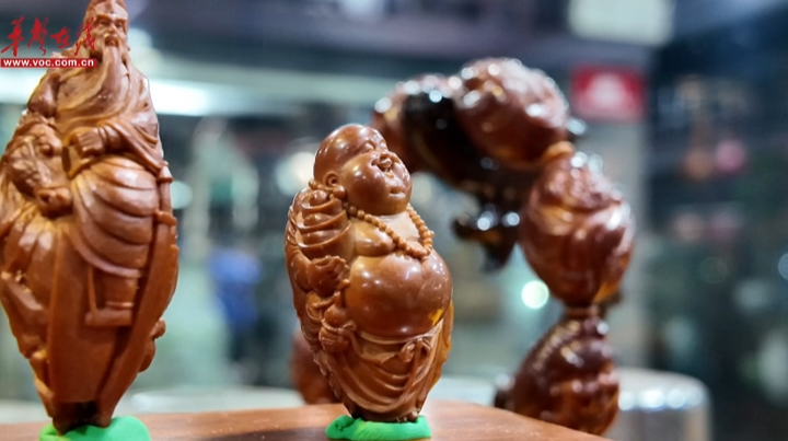 【非遗“整活”大赏④】刀刻核间乾坤，长沙核雕有了湖湘新韵