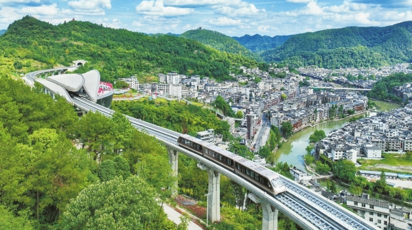 湖南快速磁浮“贴地飞行”