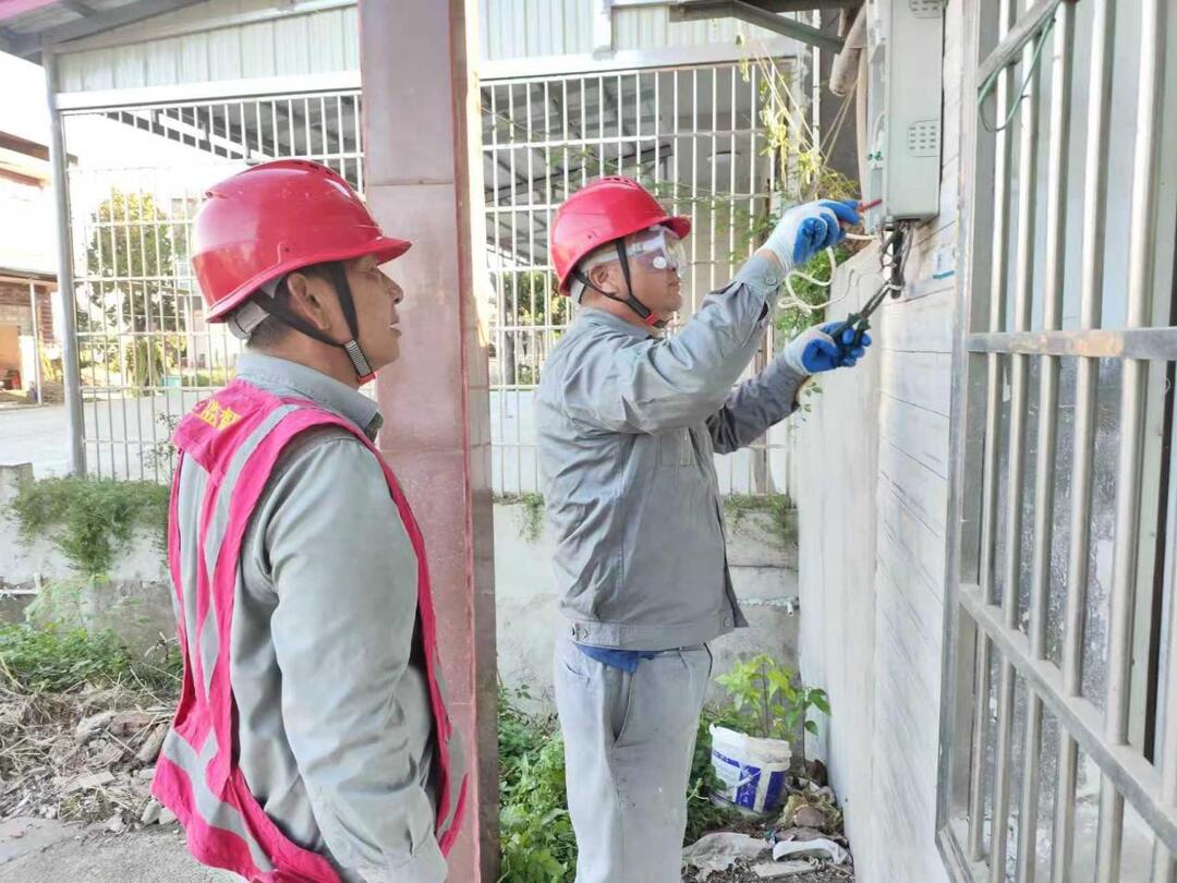 国网安乡县供电公司：旧表“退休”新表“上岗” 上门服务解民忧