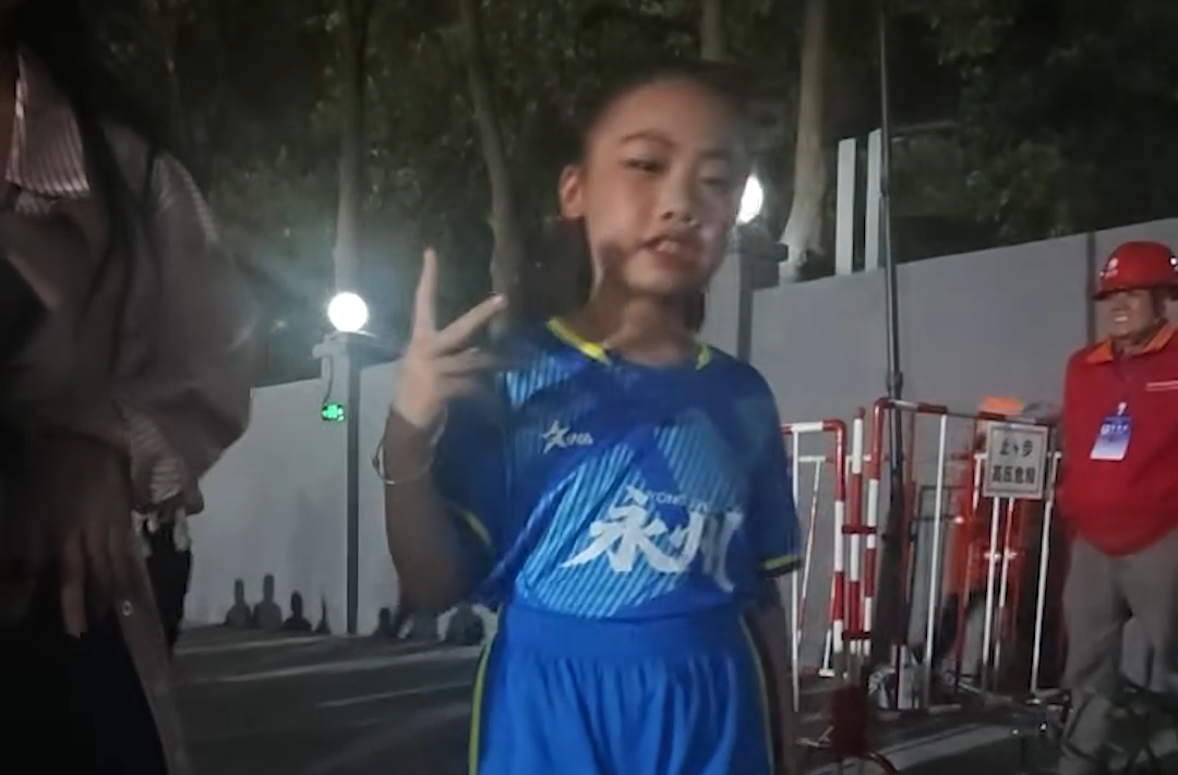 萌翻了！小球童喊“永州隊加油”超給力