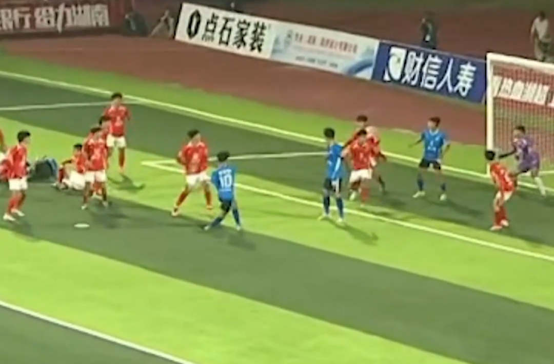 球場“不基礎”，球隊更“不基礎”！永州隊 3:0戰勝湘潭隊