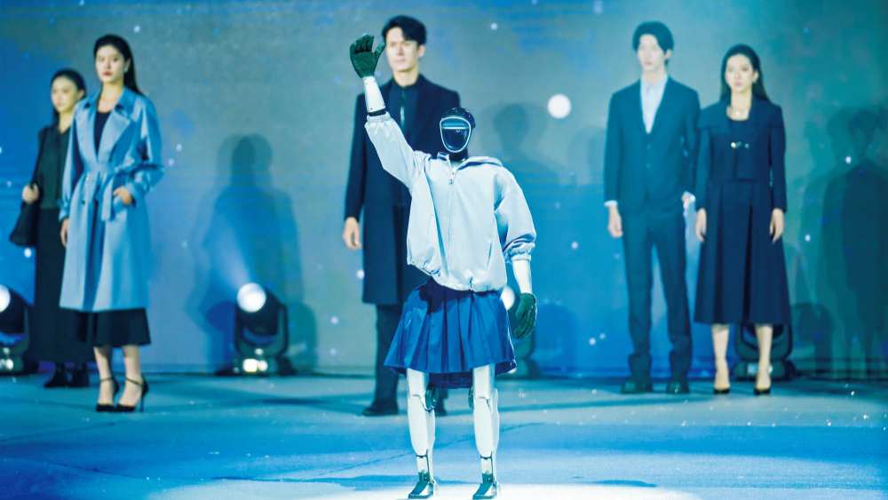 “衣央之夜”展现传统文化与现代时尚的创新融合