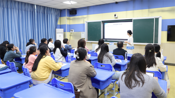 望城区举行小学数学教学质量监测分析暨新教师培训会