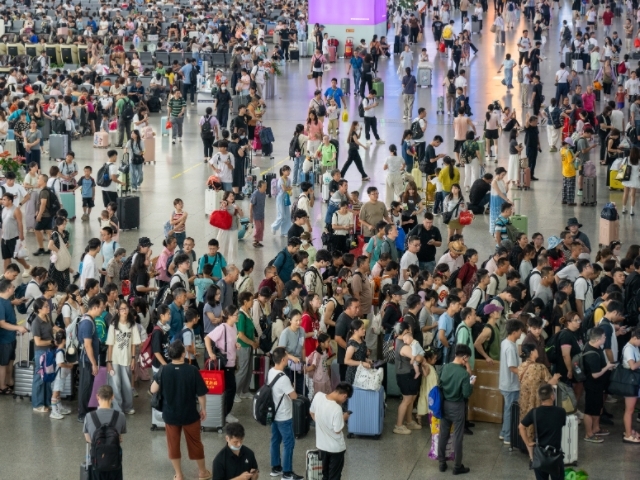 国庆中秋假期铁路运输启动 湖南增开多趟列车