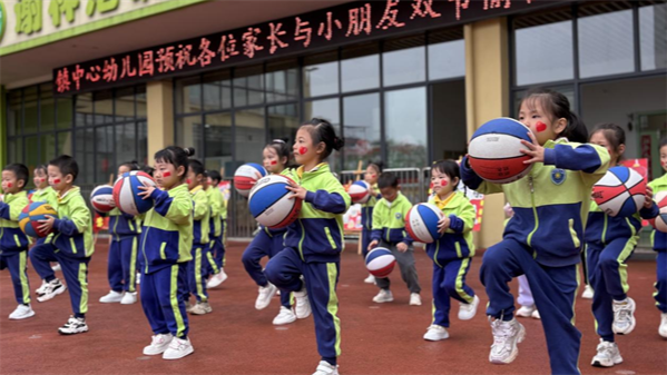 童心颂华诞 月满映中华 谢林港镇中心幼儿园举办国庆主题庆祝活动