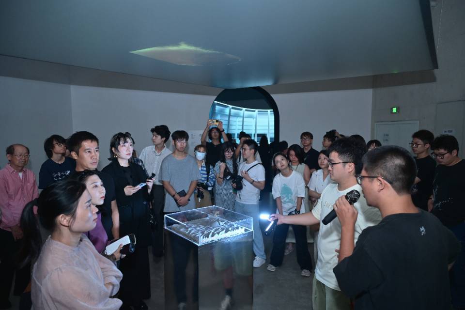 湘约“双节”⑪丨谢子龙影像艺术馆展览声音艺术，“后人类纪”需要你发挥想象！