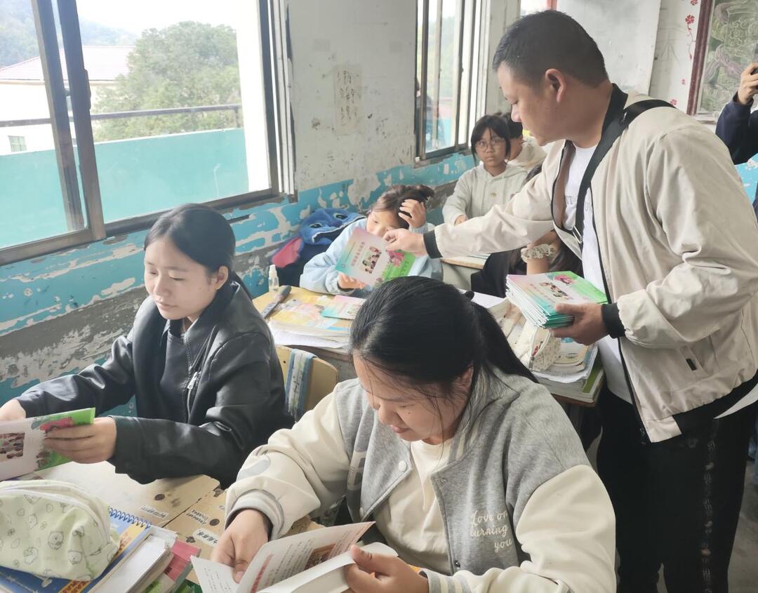 辰溪县船溪乡学校开展第36个国际减灾日宣传教育活动