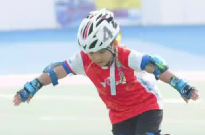 摔出來的榮耀，4歲萌娃斬獲輪滑雙冠王