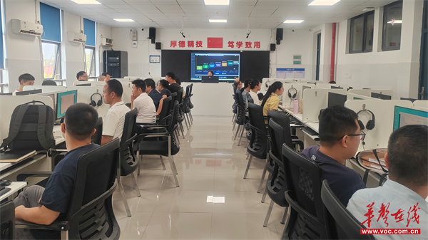 探索智慧课程建设新路径！湖南汽车工程职业大学航海工程学院举办“AI赋能教学”工作坊