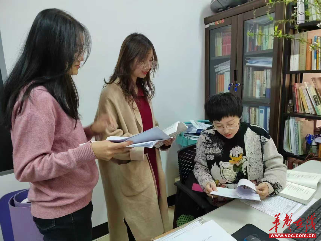 原典教学与心灵关怀：湖南工大教师冷兰兰的思政育人路径