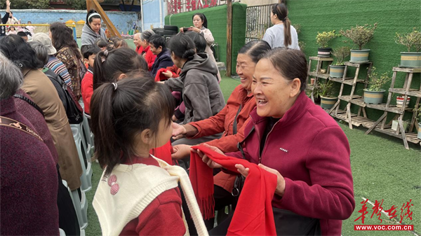 情暖夕阳 岁月如歌 芷江一幼开展重阳节主题活动