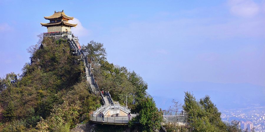 飛山秋色引客來