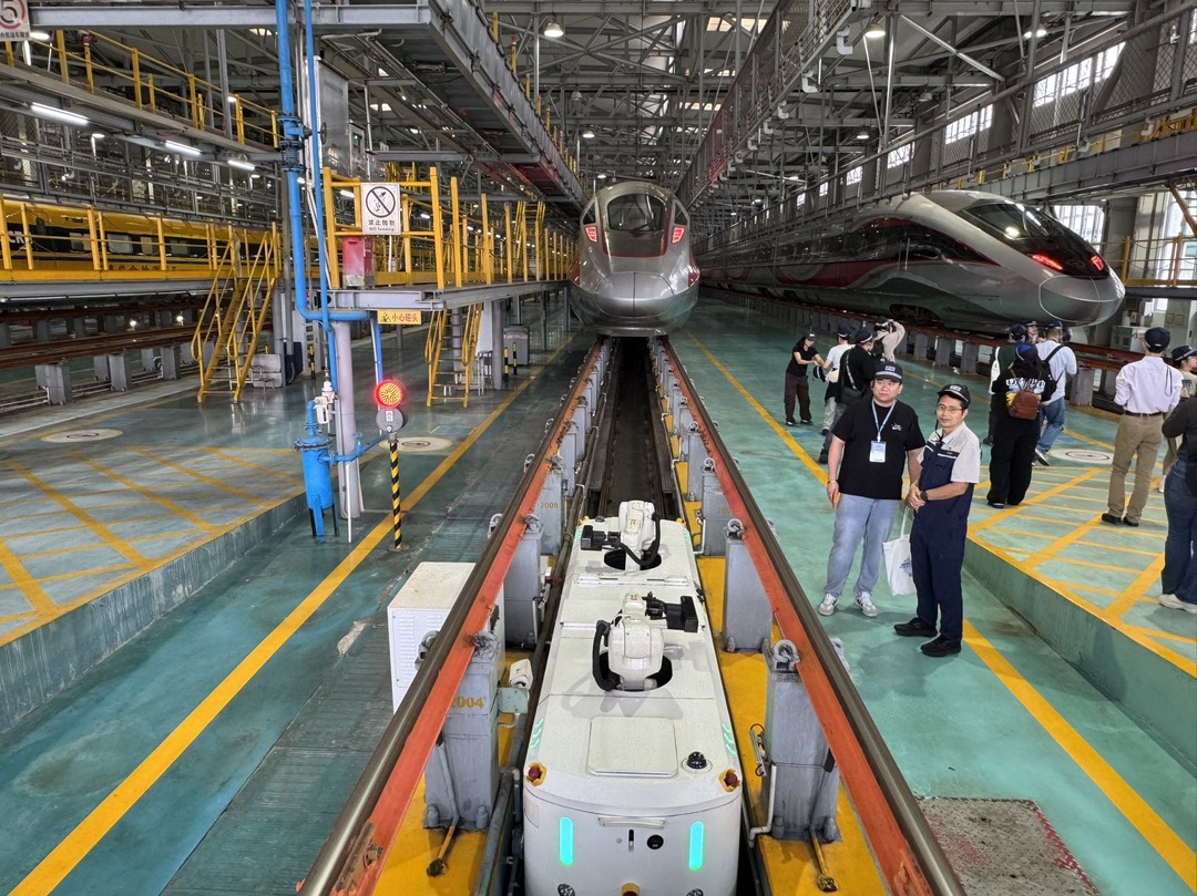发现最美铁路 | 高铁也有专属“4S店”？硬核“保养”才能这么稳！