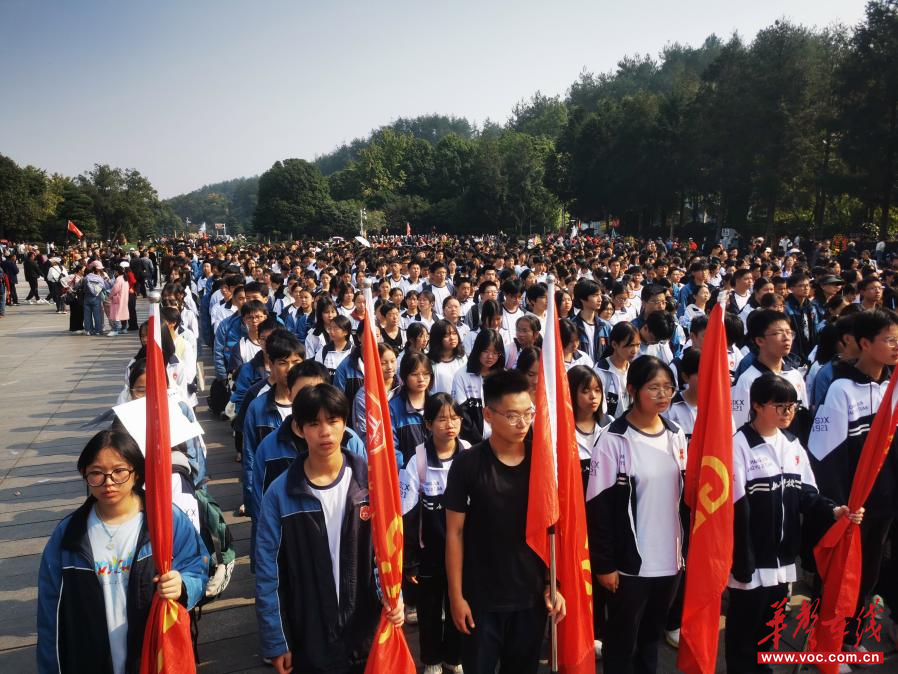 踏访伟人故里,韶山学校这堂“行走的红色课”让青春与信仰同频