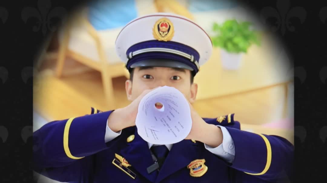 “熊孩子”被卡？別慌！消防員教你正確應對方法