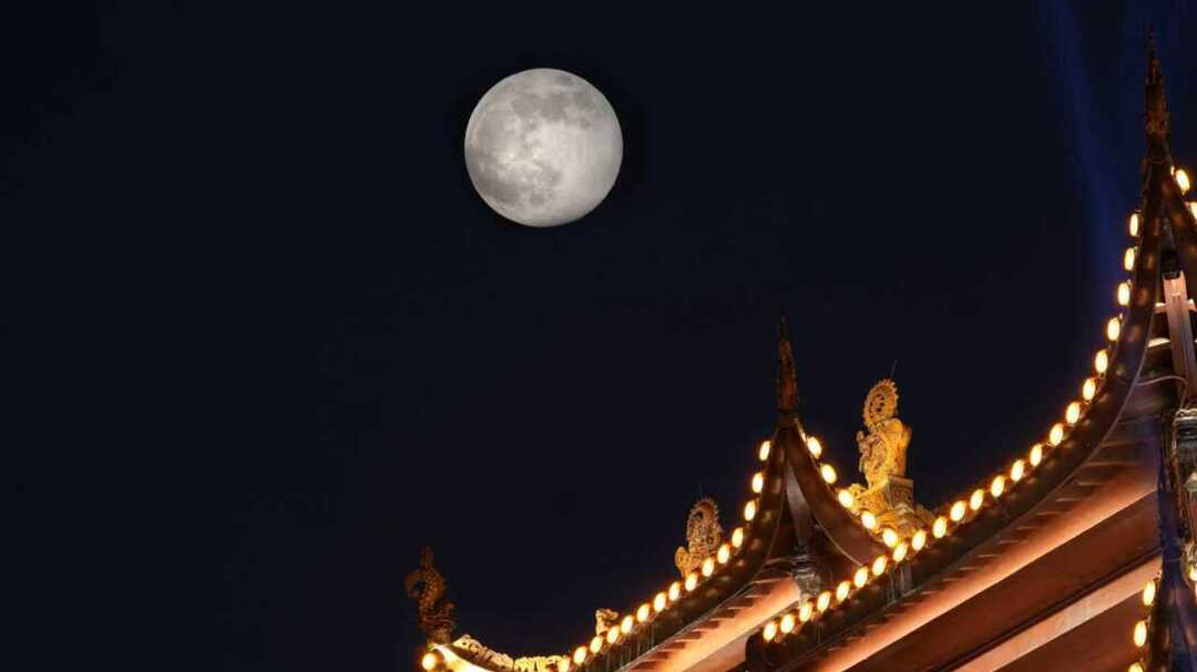 年度最大“超级月亮”亮相