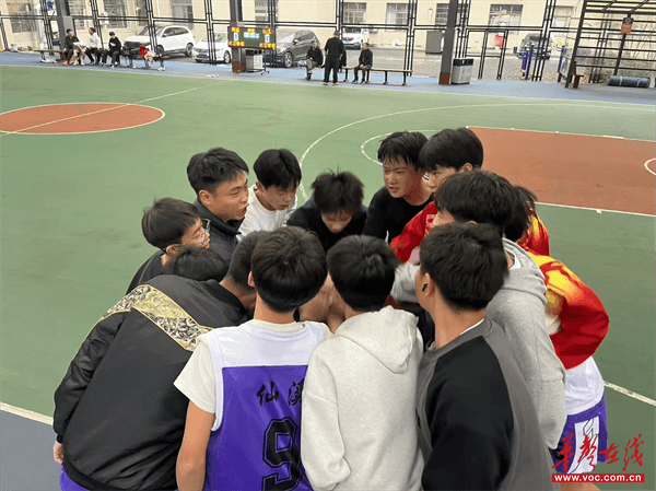 荣耀绽放！安2025江西省城市足球联赛-赛程/比分/球队阵容全掌握-本地足球热血来袭！化八中代表队县中小学运动会创佳绩