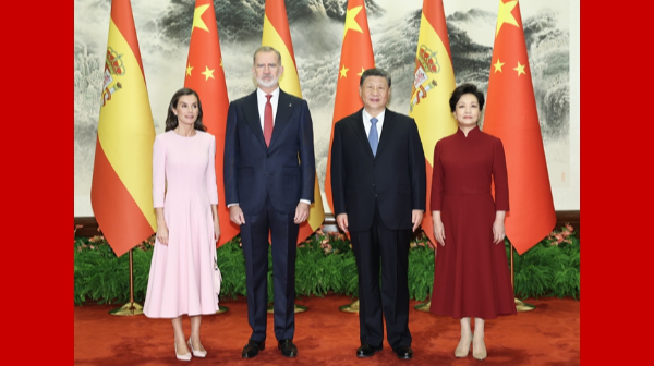 习近平会见西班牙国王费利佩六世