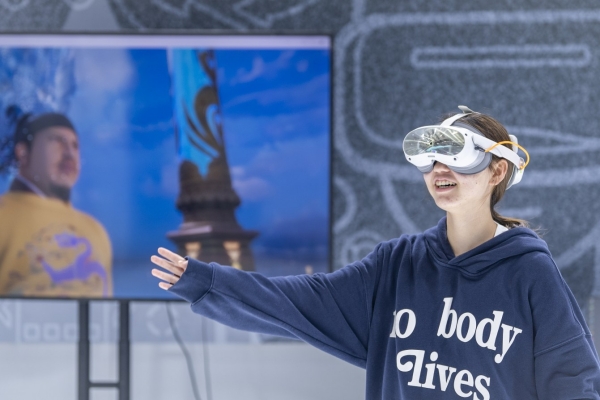 觀眾體驗VR沉浸式場景