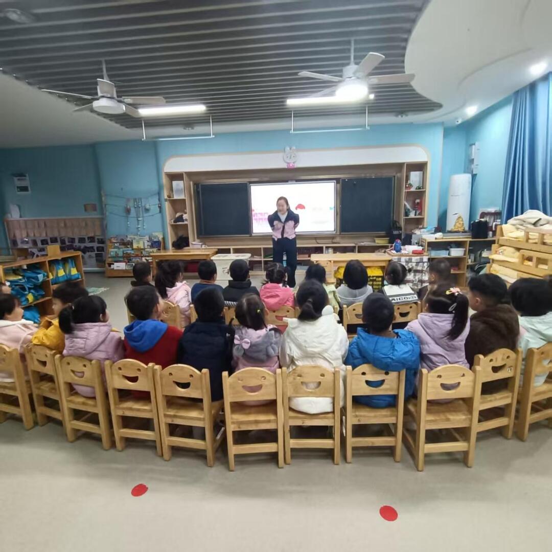 桑植县党政机关幼儿园举行新进教师公开课活动