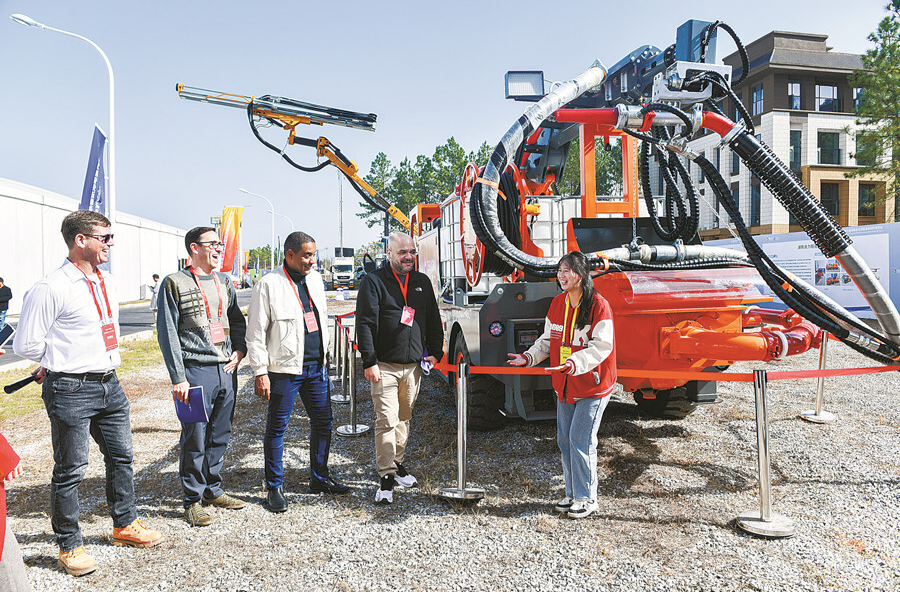 第三屆湖南省先進制造新材料博覽會在婁底開幕