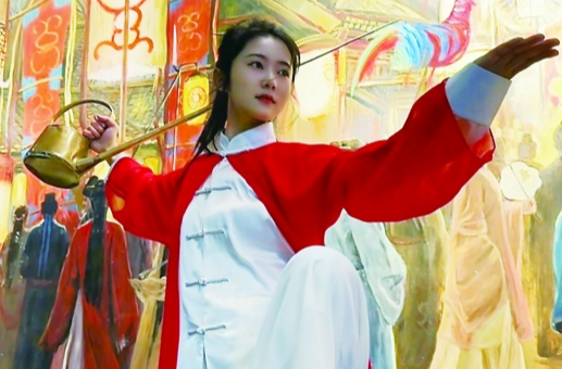 “00后”幼师跨界，茶馆里当“变脸姑娘”