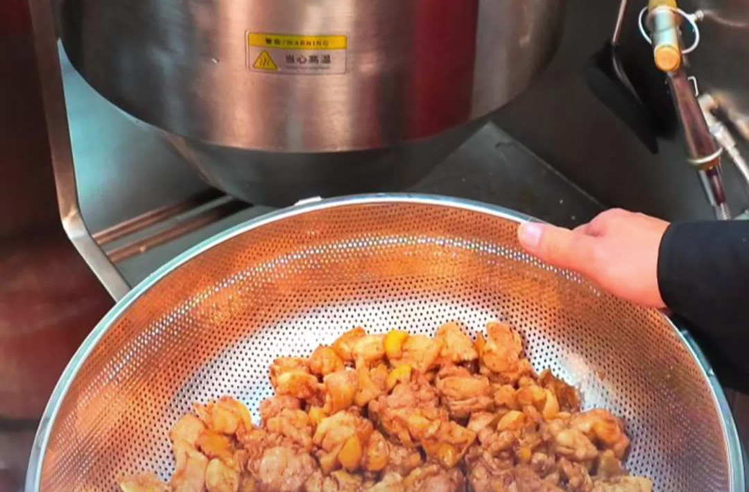 AI机器人“主厨”出手了，调味精准有锅气